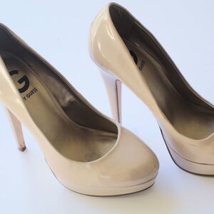 G by Guess heels in nude color ladies size 7